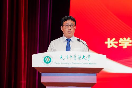 学术副校长胡镜清教授